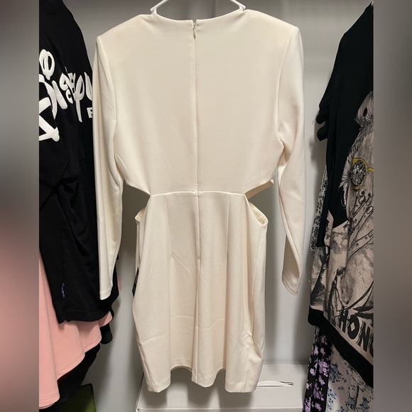 EXPRESS Strong Shoulder Side Cutout Mini Dress - Picture 8 of 15